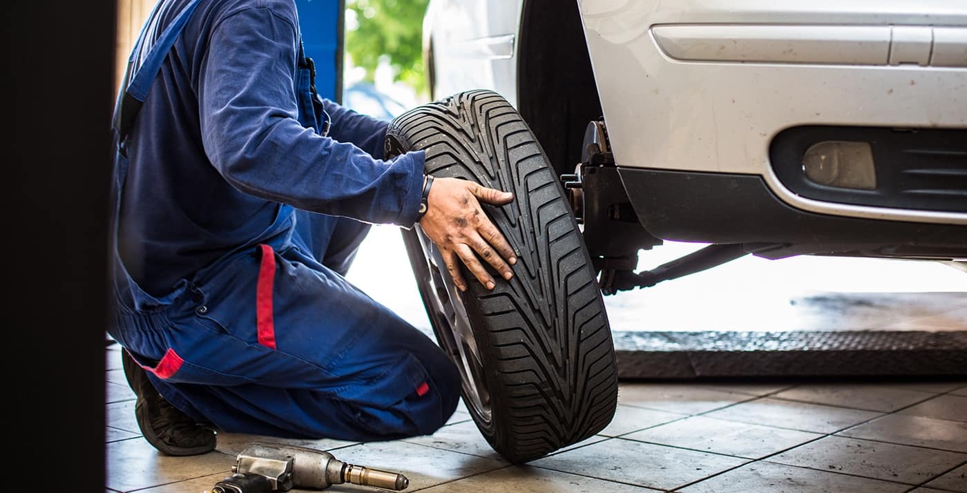 Auto accident safety tips feature image
