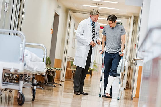 Finding a Work Comp Doctor 2 picture or doctor with a workman's comp victim - Seeing a Doctor for Dallas Work Comp Injuries
