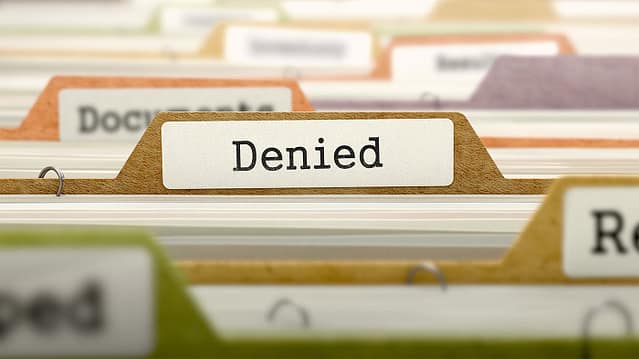 ¿Por qué las compañías de seguros niegan las reclamaciones? 4 Abogado de lesiones personales para la denegación de reclamos de seguros de automóviles