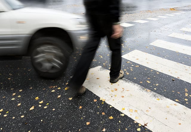 What You Should Do if You Are Injured in a Pedestrian Accident in Georgia 2 Pedestrian accident scene in Georgia with first responders and bystanders.