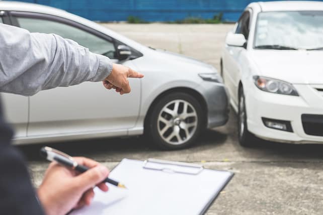 Estatuto de limitaciones por lesiones personales en Georgia 2 Trato personal con un ajustador de seguros